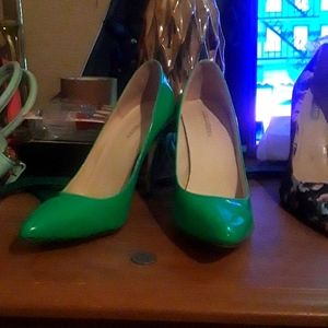 Loslanden now and later green pumps